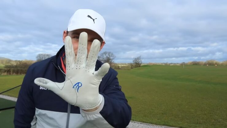 golfer with gloves