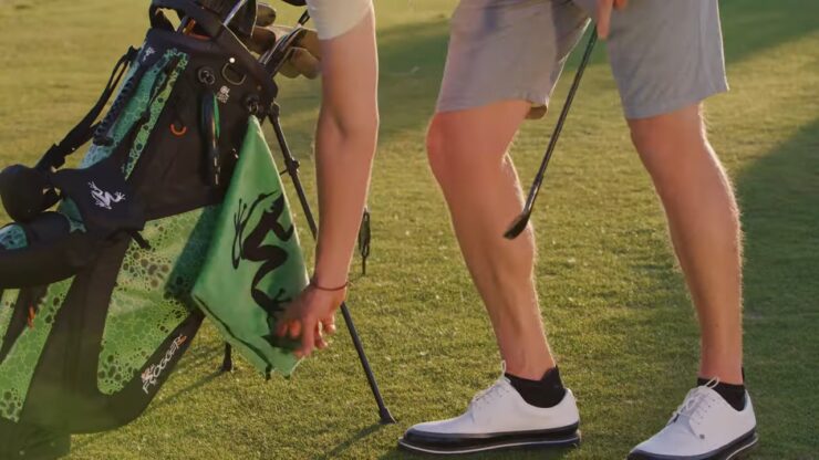 Best Golf Towel - an important accessory for your bag